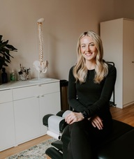 Book an Appointment with Dr. Erianne Adams for Chiropractic
