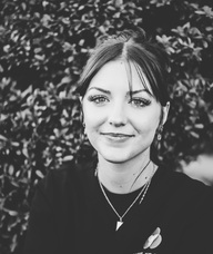 Book an Appointment with Mia Hamlin for Groups