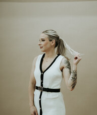 Book an Appointment with Lindsey Mckay for Injectables