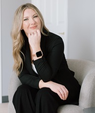 Book an Appointment with Robyn Crane-McCallister for Aesthetic Injections