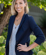 Book an Appointment with Dr. Hilary Rochau for Acupuncture