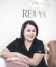 Book an Appointment with Tee Vang for Facials