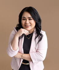 Book an Appointment with Tee Vang for Facials
